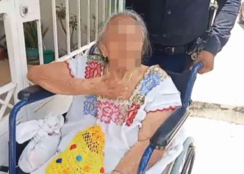 Mujer de 91 años es abandonada por su hija en calles de Mérida