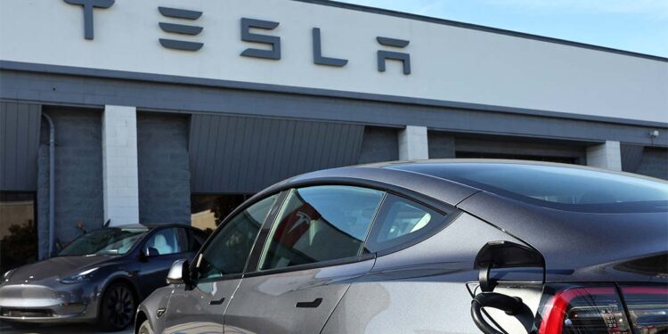 Caen 13.5% las ventas globales de Tesla en el segundo trimestre