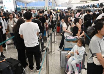 Tifón Wipha golpea a Hong Kong, cancelan más de 500 vuelos