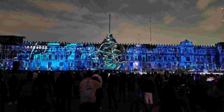 Luz sobre piedra: Maizz Visual transforma el Zócalo en una experiencia inmersiva de historia y arte