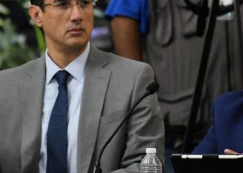 Auditor superior de Jalisco se ostenta como doctor sin serlo, denuncian senadores; panista exige su renuncia