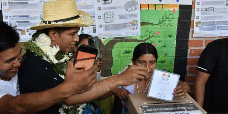 Bolivia: elecciones generales transcurren con ‘tranquilidad’ a pesar de incidentes aislados