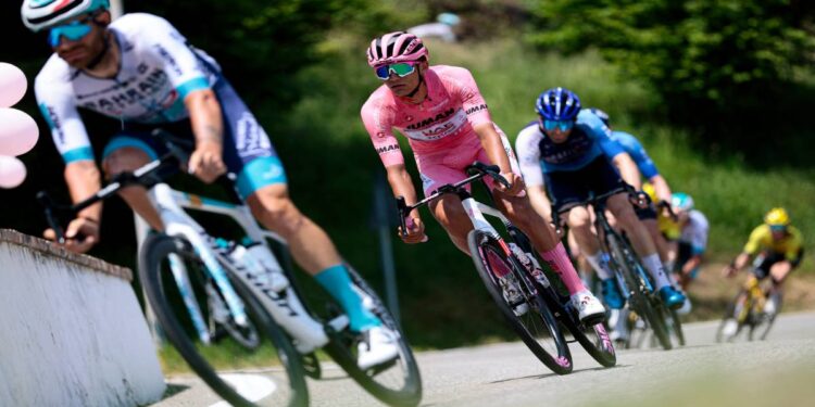 Isaac del Toro queda en el sitio 37, en la Etapa 2 de la Vuelta a Burgos 2025