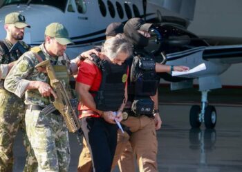 Vuelo que traslada a Hernán Bermúdez a México hace escala en Colombia antes de llegar a Chiapas