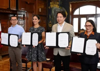 Conectan escuelas: Llevan internet gratuito a telesecundarias del país