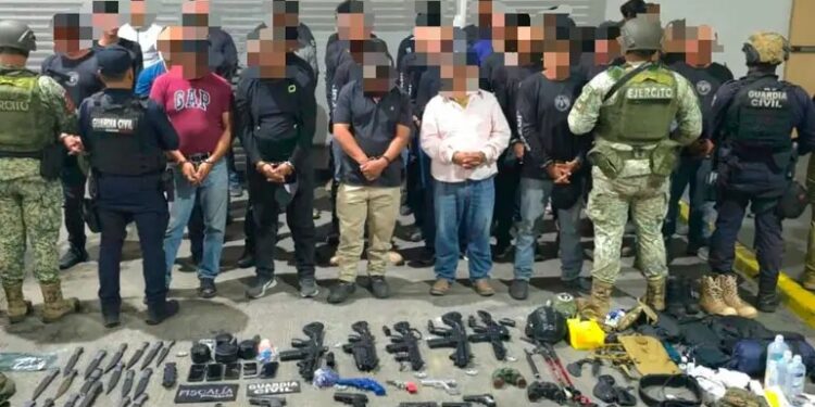 Detienen a 38 hombres en entrenamiento táctico en Michoacán; había un estadunidense