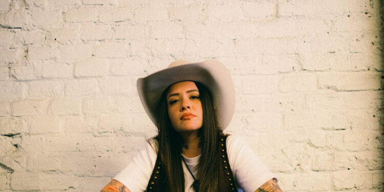 Griss Romero revive el sentimiento melancólico de “No Llega el Olvido” con nueva versión