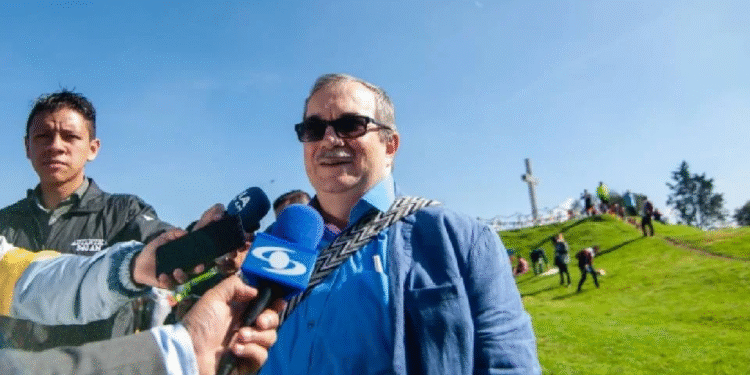 Sentencian por primera vez a exlíderes de las FARC en Colombia; no irán a prisión