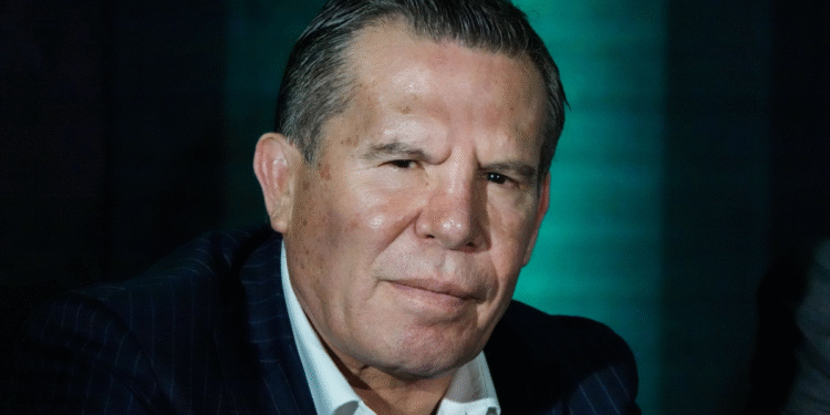 Julio César Chávez fue hospitalizado en Culiacán