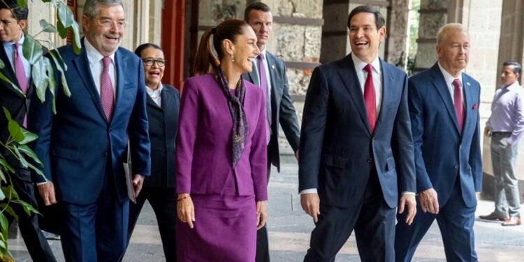 Embajador de EE. UU. agradece a México entrega de 55 capos y celebra cooperación