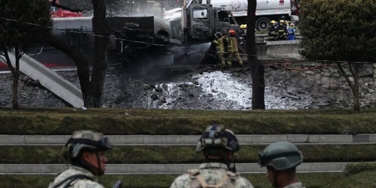 Aumenta a 13 el número de muertos tras explosión de pipa en Iztapalapa