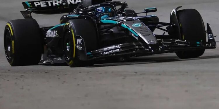 George Russell triunfa en Singapur sobre Verstappen y McLaren