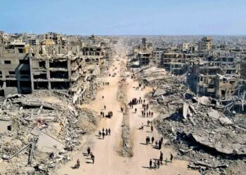 Regresan a una Gaza fantasma, mientras en Tel Aviv celebran; 500 mil desplazados