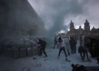 Marcha del 2 de octubre en CDMX: Reportan a 3 policías en estado delicado