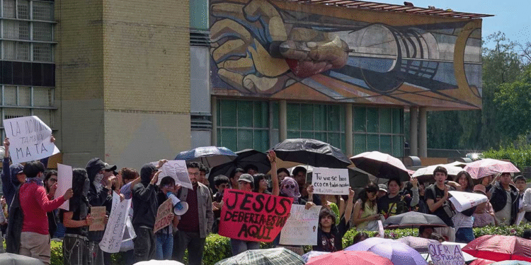 Facultad de Ciencias Políticas se va a paro en medio de crisis de seguridad en la UNAM