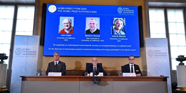 Clark, Devoret y Martinis ganan Nobel de Física 2025 por avances en mecánica cuántica