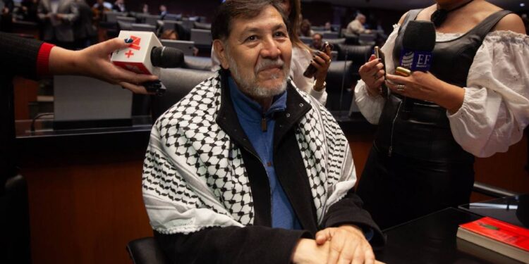 Fernández Noroña viajará a Palestina invitado por Emiratos Árabes Unidos