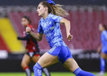 Tigres Femenil arrasa a Puebla y se afianza como líder del Apertura 2025