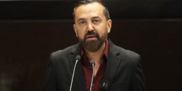 Plantean incluir educación financiera básica en planes y programas de secundaria, media superior y superior