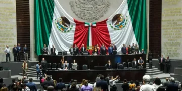 Diputados rinden homenaje a Carlos Manzo; exigen justicia