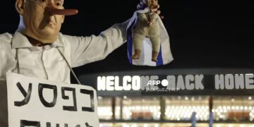 Netanyahu solicita oficialmente el indulto en su juicio por corrupción