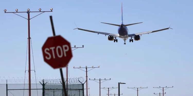 EE.UU. anuncia el fin de las restricciones aéreas a partir de este lunes