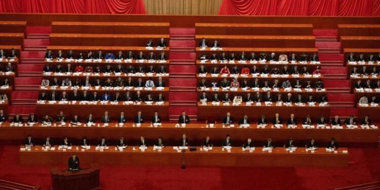 Dan cadena perpetua a exlíder legislativo en China tras recibir sobornos por más de 16 millones de dólares