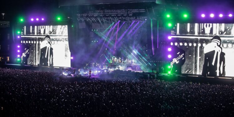 ¡Fuego y corazón! Panteón Rococó enciende el Estadio GNP Seguros con la celebración histórica de sus 30 años