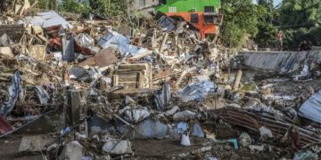 Más de medio centenar de muertos y de un millón de afectados por el tifón Kalmaegi en Filipinas