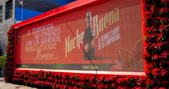 La CDMX florece con Noche Buena: un mural que da la bienvenida a la temporada