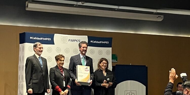 FIMPES otorga reconocimiento a Tecmilenio por integridad académica y formación ética