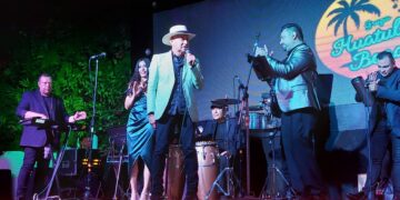 Huatulco Beach presentan ‘Orgullo’, una cumbia que incendia el fin de año nacida de la memoria y el corazón