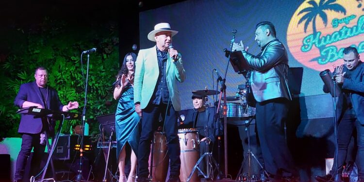 Huatulco Beach presentan ‘Orgullo’, una cumbia que incendia el fin de año nacida de la memoria y el corazón