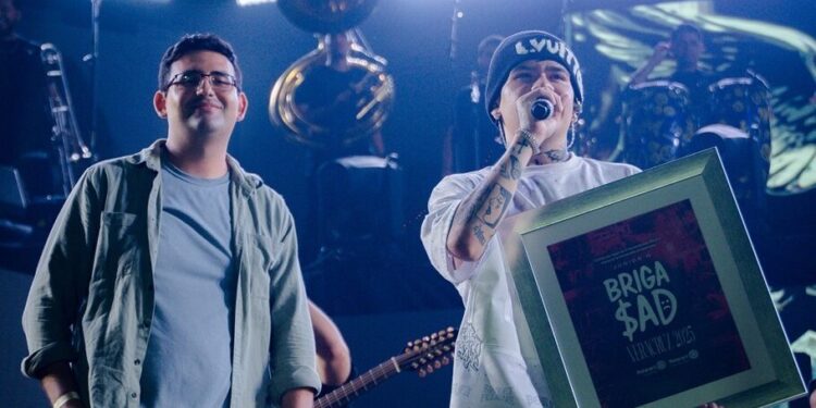 Entre aplausos, Veracruz honra a Junior H por su apoyo humanitario en Poza Rica tras las inundaciones