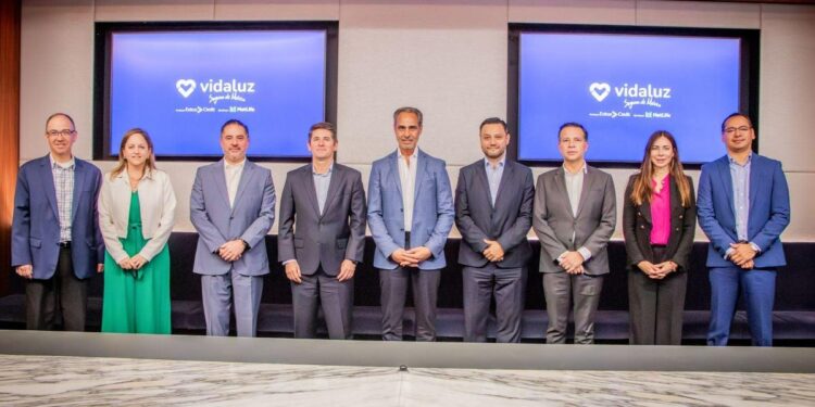 VidaLuz presenta portafolio de 10 pólizas para sectores sin protección financiera