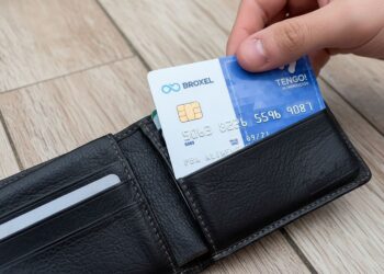 Broxel participa en licitación de vales con registro económico incompleto