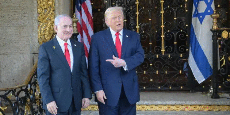 Dialogan Trump y Netanyahu entre elogios y apuestan por el desarme de Hamás