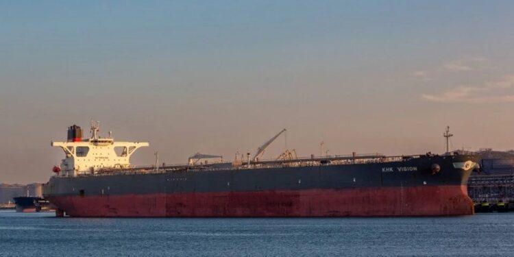 Venezuela pide a los trabajadores petroleros extremar vigilancia tras incautación de EU a un buque