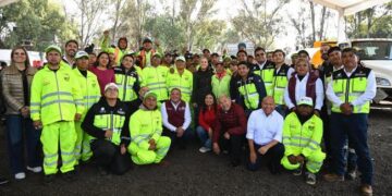 Plan Integral del Oriente del Estado de México: Presidenta cumple meta de entrega de trenes de pavimentación a 10 municipios del Edomex