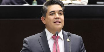 Plantean reforma constitucional para prohibir contratar a menores de edad en labores peligrosas o insalubres