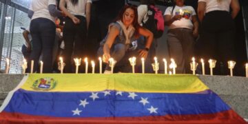 Venezuela excarcela a periodistas y a estadunidenses, bajo presiones de Trump