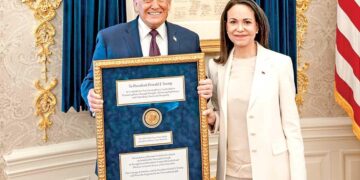 Machado regala a Trump su medalla del Nobel de la Paz