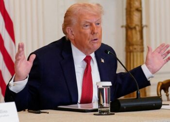 Trump amenaza con aranceles a países que no respalden sus planes para Groenlandia