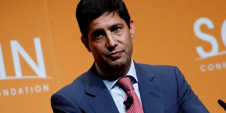 Trump elige a Kevin Warsh para dirigir la Fed; «es el candidato ideal»