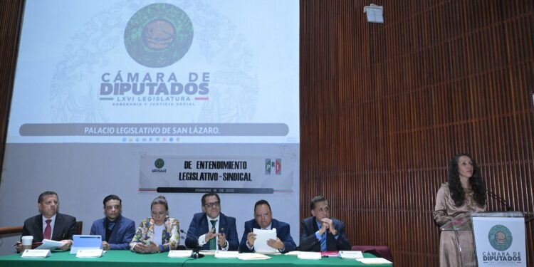 Organiza Mónica Sandoval el “Foro de Entendimiento Legislativo Sindical”