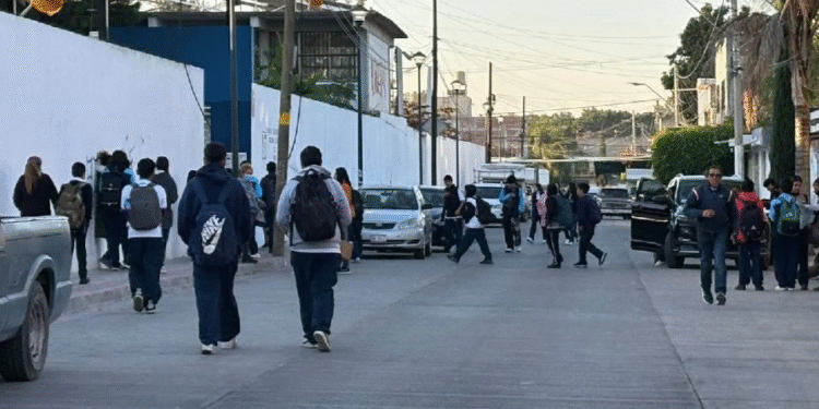 Reinician actividades comerciales y educativas sin contratiempo en Guanajuato tras violencia