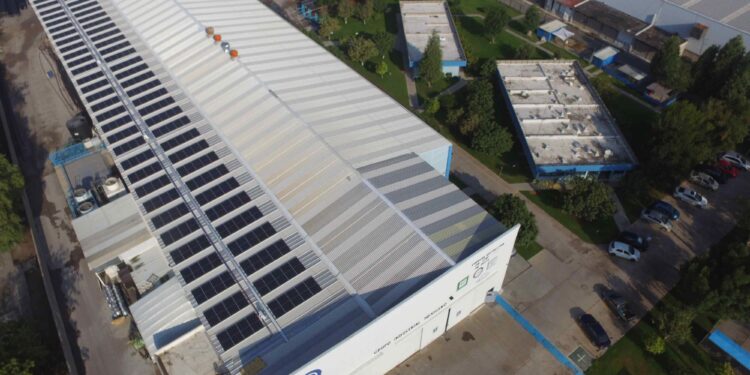 Beneficios fiscales y financieros de los paneles solares para empresas en México, de la mano de NXTSolar