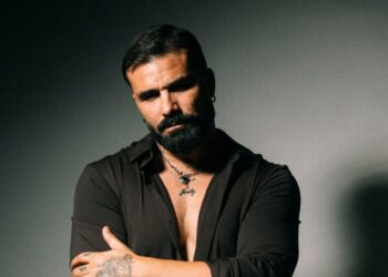 El cantautor español Tutto Durán habla sobre las cenizas de un amor intenso en su nuevo tema “Dices…”