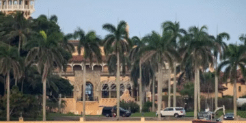 Abaten agentes del Servicio Secreto a joven armado tras intentar irrumpir en Mar-a-Lago