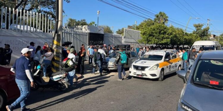 CNTE toma cuatro edificios gubernamentales en Tuxtla Gutiérrez; rechazan Ley del ISSSTE